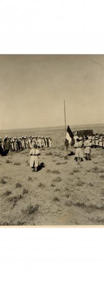 au drapeau dans le désert